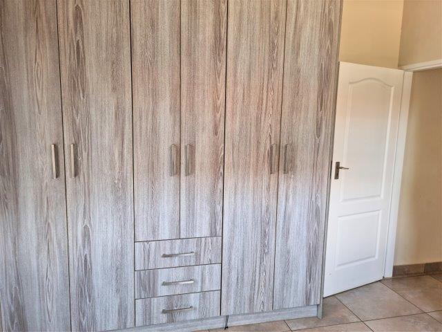 To Let 4 Bedroom Property for Rent in Melodie North West